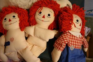 lot 141 image: Raggedy Anne dolls as shown
