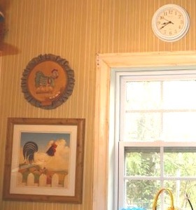 lot 151 image: Rooster wall decorations
