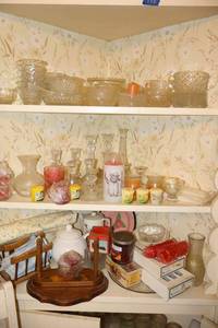 lot 155 image: Glassware, candles, tea pots and napkin holders