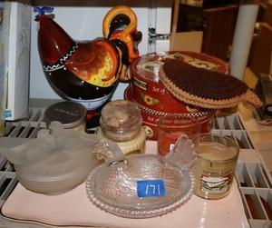 lot 171 image: Rooster dishes and plate set plus candles