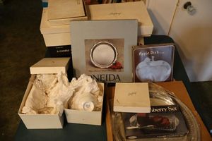 lot 158 image: Wedding gift items