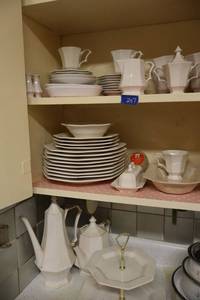 lot 207 image: Vintage Independence Ironstone octagonal dish set