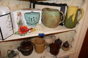 lot 163 image: Pottery jugs and bowls, Frankoma pitcher, Lenox figurine