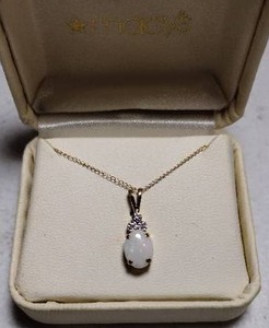 lot 3 image: Jewelry Opal necklace, both chain and pendant marked 14K