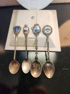 lot 91 image: Selection of collectible vintage spoons - 1 is marked Sterling, Pall Mall