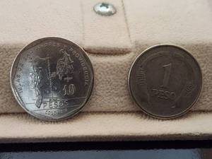 lot 62 image: Collectible Foreign money - Columbia - 1 peso - 10 pesos-(1981)