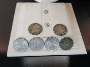 lot 63 image: Collectible Foreign money - Czechoslovakia - 1 koruna-(1962(3)), 2 koruna-(1980, 1981)