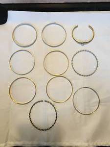 lot 36 image: Selection of Jewelry - bracelets