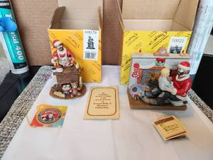 lot 55 image: Collectible Vintage Kelly Jr - Christmas themed Hobo - Bisque porcelain Christmas - E. Kelly Jr. - hand signed initials-signature