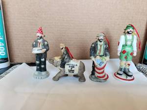 lot 102 image: 4 Collectible Vintage Kelly Jr - Bisque porcelain Christmas ornaments - E. Kelly Jr. Hand signed initials