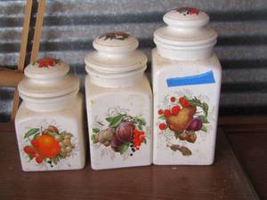 lot 32 image: qty 3 fruit canisters
