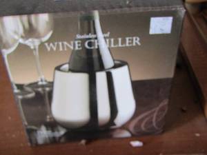 lot 33 image: wine chiller in box,