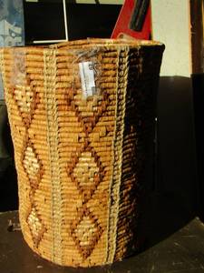 lot 62 image: wicker handmade laundry basket
