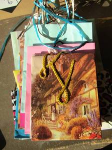lot 67 image: gift bag lot