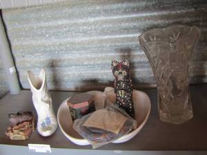 lot 98 image: misc. glass lot