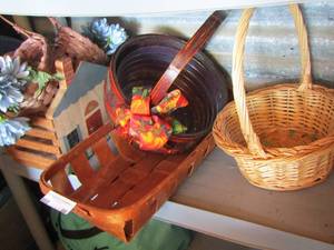 lot 99 image: wicker baskets