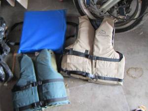 lot 152 image: adult universal chest size 30-52  life vest, adult super large chest size 40-60  life vest
