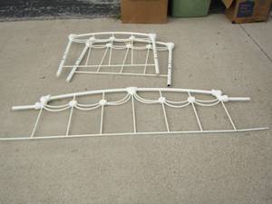 lot 167 image: white metal trundle bed frame no screws