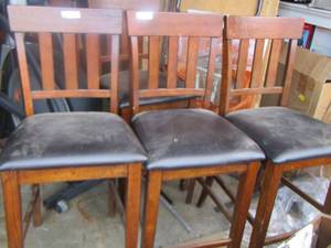 lot 191 image: qty 4 padded bar stools