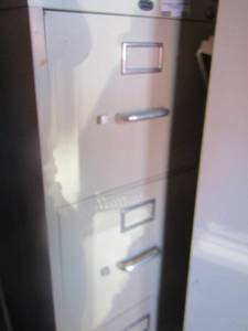 lot 204 image: 4 drawer filing cabinet