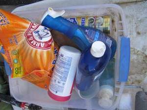 lot 232 image: cleaner lot - baking soda, cleanser, and more all used