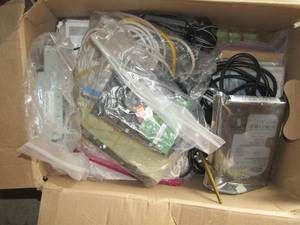 lot 253 image: electric computer componets and plugs