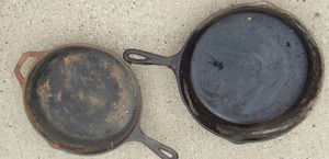 lot 258 image: qty 2 cast iron skillets need cleaned