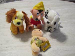 lot 25 image: qty 4 stuffed animals small