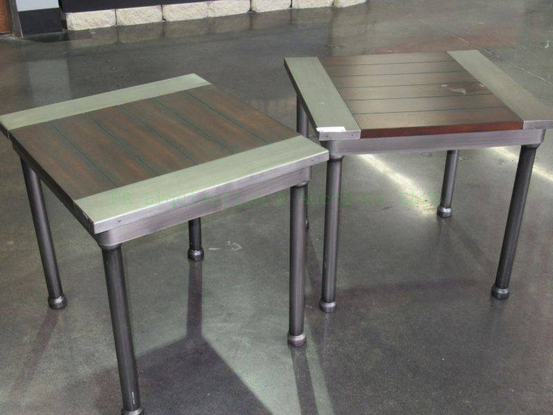 lot 8 image: Matching modern style end tables