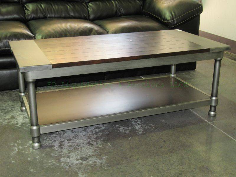 lot 9 image: Modern style coffee table matches lot 8