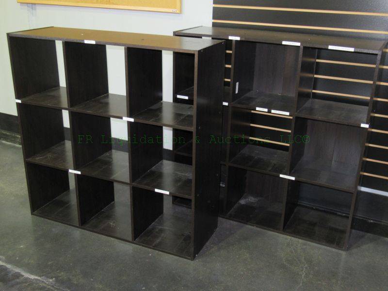 lot 17 image: Laminate display shelves