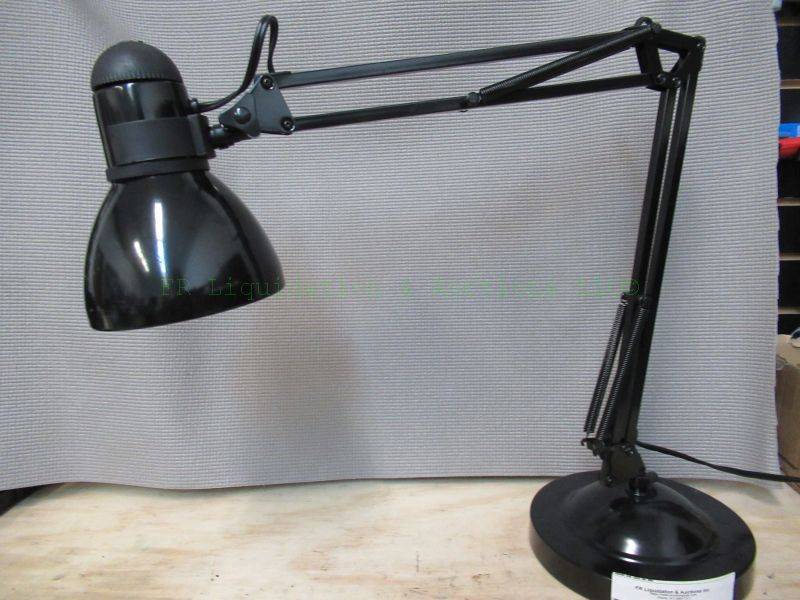 lot 314 image: Articulating desk lamp