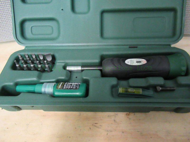 lot 318 image: Weaver scope mount tool kit and laser bore sighter