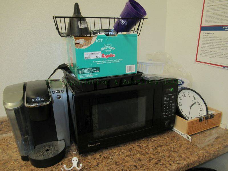 lot 367 image: Keurig coffee maker, Magic chef microwave and kitchen supplies