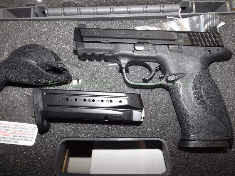 lot 842 image: NEW in box Smith & Wesson M & P 9mm automatic pistol with accessories