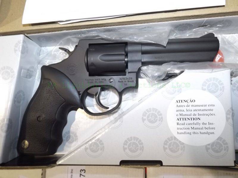 lot 887 image: NEW in box Taurus model M825 .38 special revolver handgun
