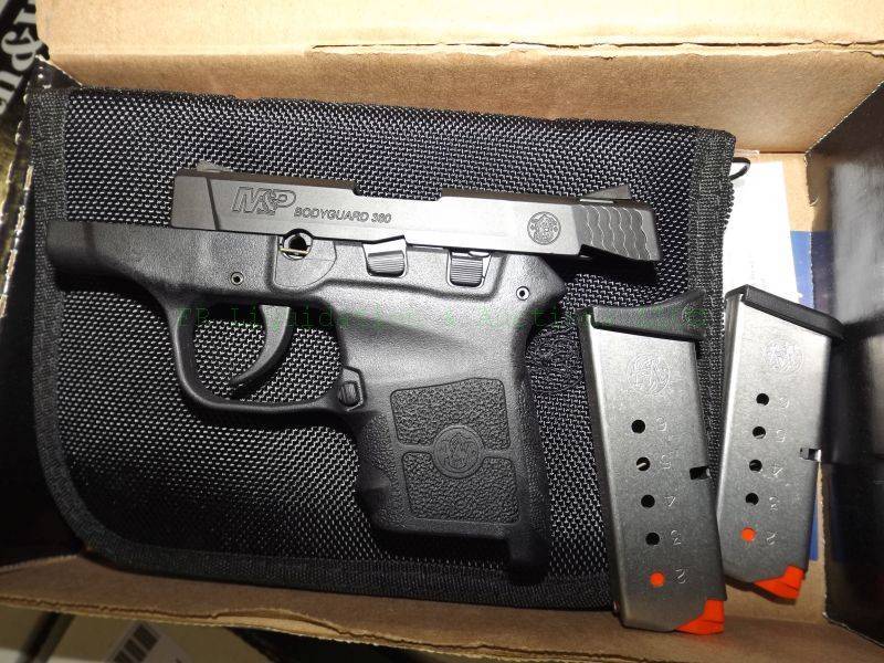 lot 891 image: Smith & Wesson M & P bodyguard .380 automatic pistol . NO BARREL, WORKING CONDITION UNKNOWN