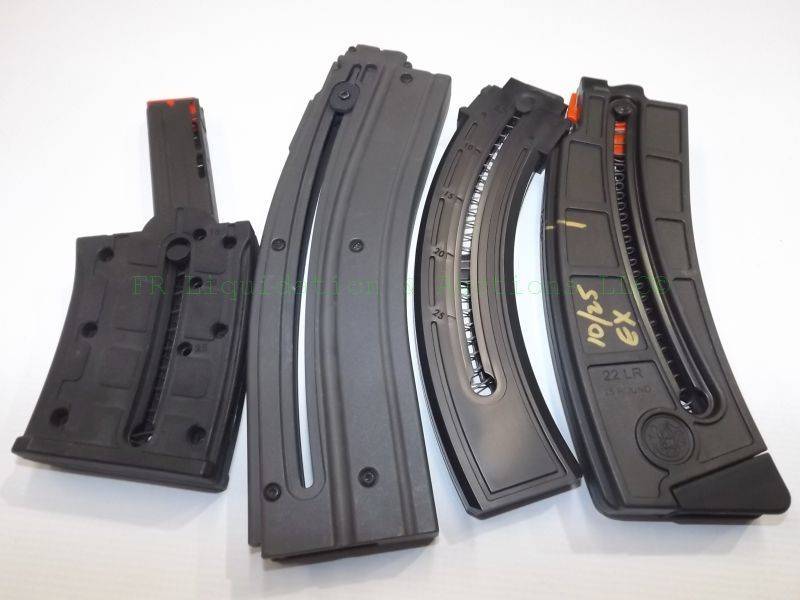lot 156 image: Assorted .22 LR automatic rifle magazines