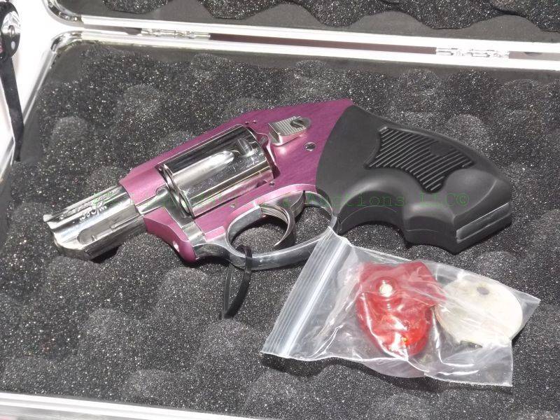 lot 170 image: NEW Charter Arms The Chic Lady .38 special lite weight revolver handgun with storage case