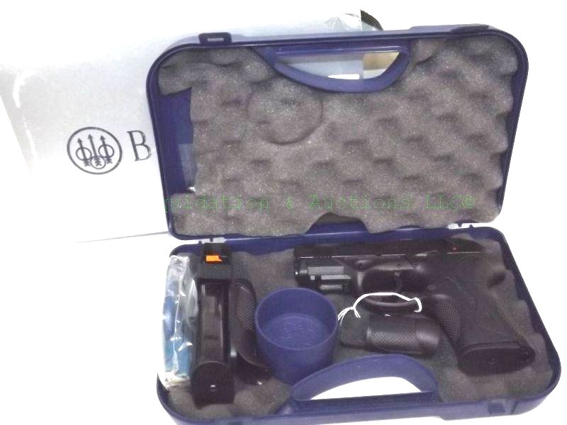 lot 181 image: NEW Beretta PX4 Storm .40 S & W handgun in carry case with accessories