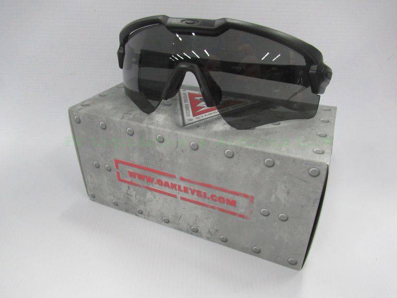 lot 447 image: NEW in box, genuine Oakley sunglasses