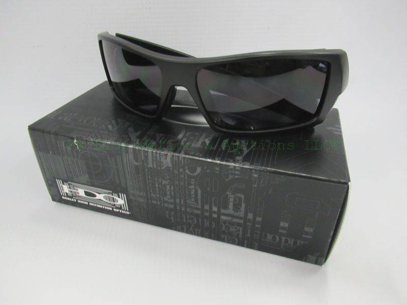 lot 903 image: NEW in box, genuine Oakley sunglasses