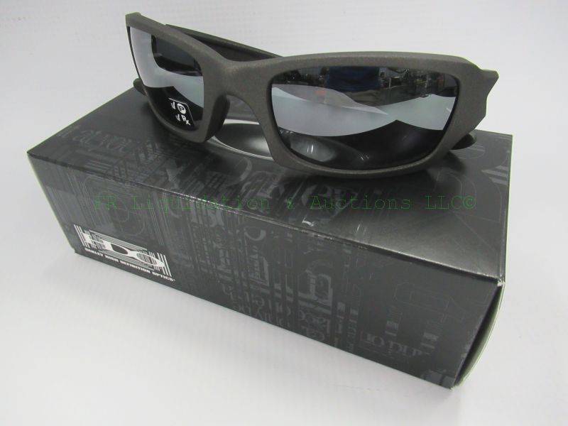 lot 456 image: NEW in box, genuine Oakley sunglasses