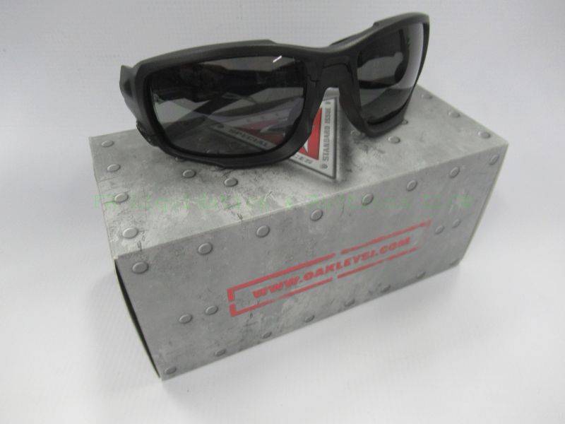 lot 467 image: NEW in box, genuine Oakley sunglasses
