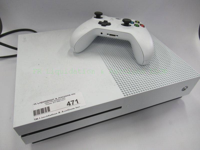 lot 471 image: Xbox console and game controllers
