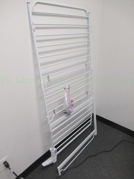 lot 473 image: Regalo pet gate with hardware