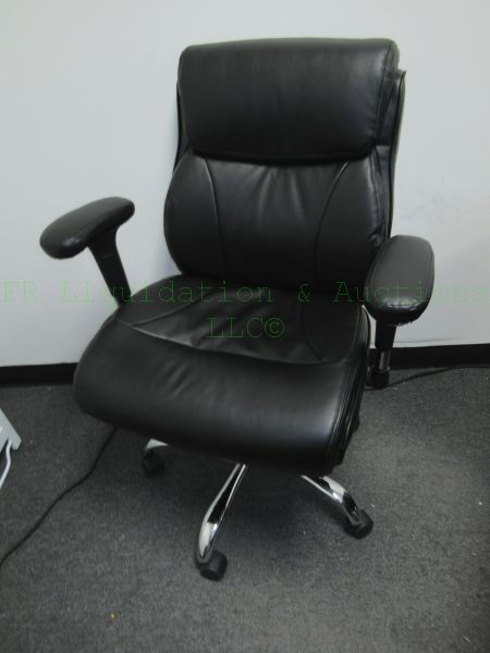 lot 474 image: Executive office chair bonded leather