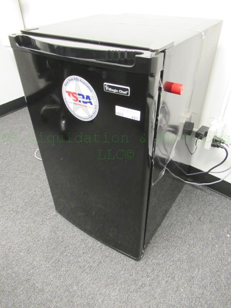 lot 481 image: Magic Chef mini refrigerator model HMBR440BE