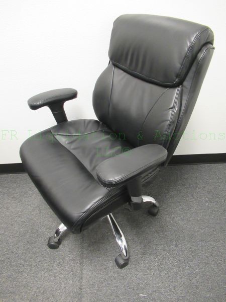 lot 483 image: Executive office chair bonded leather
