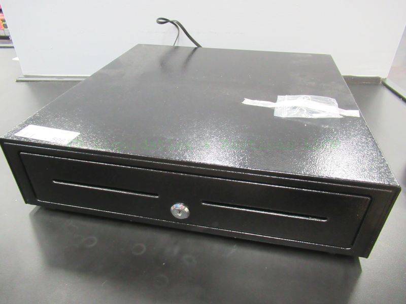 lot 506 image: Locking metal cash drawer with keys